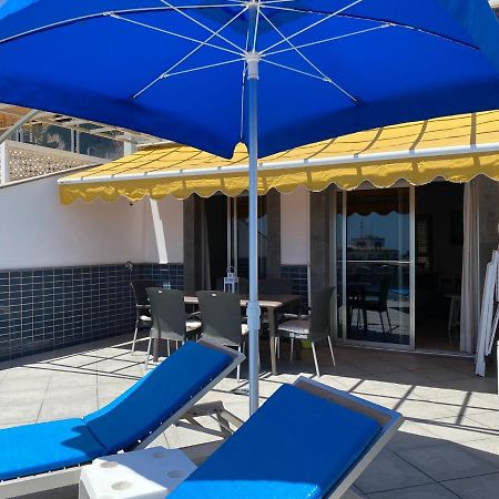 Billy'S Beachfront Apartment With Pool Access Puerto De Mogan Exteriör bild