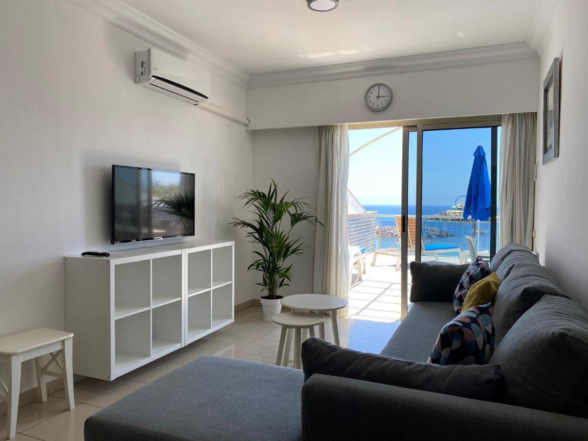 Billy'S Beachfront Apartment With Pool Access Puerto De Mogan Exteriör bild