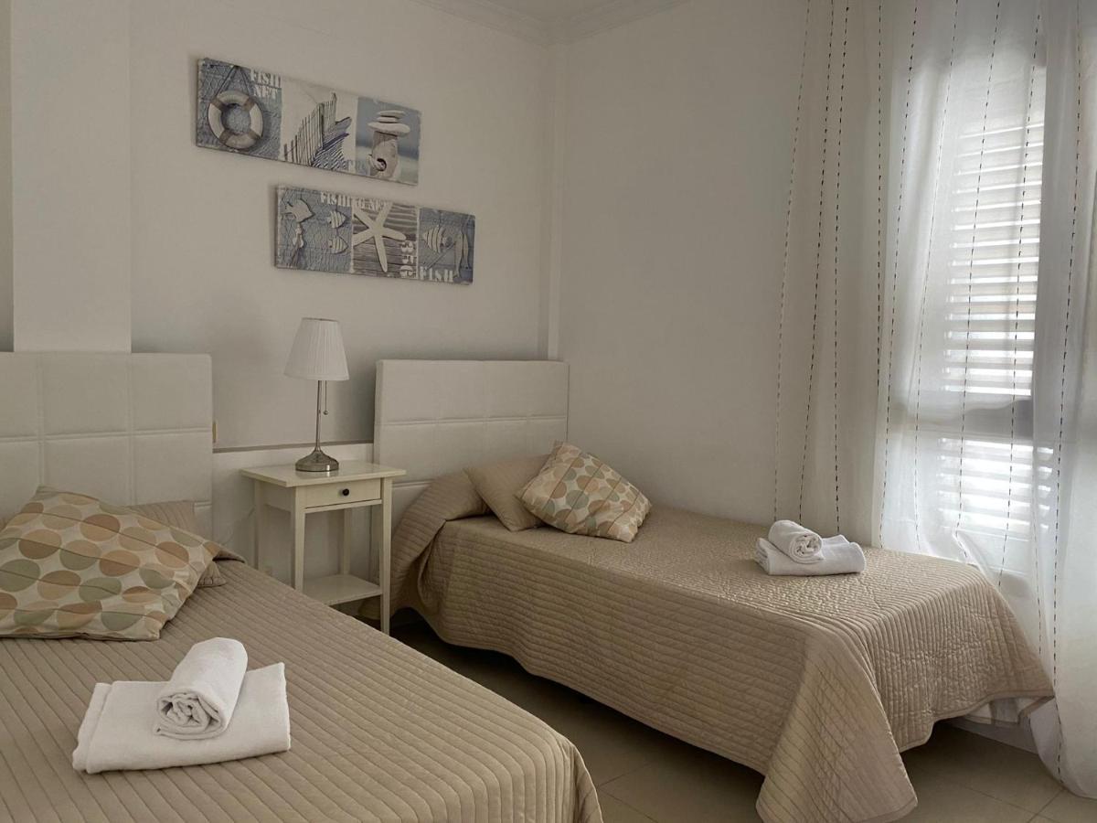 Billy'S Beachfront Apartment With Pool Access Puerto De Mogan Exteriör bild